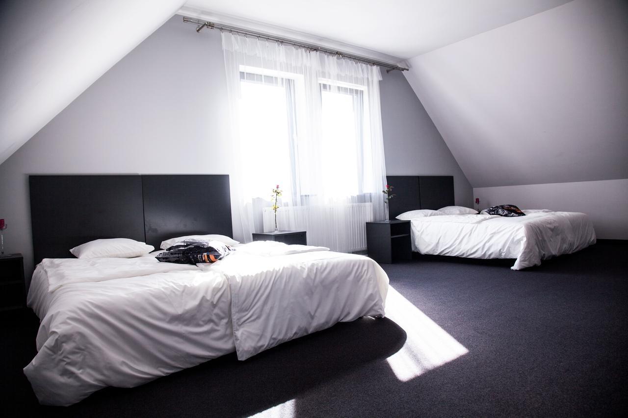 Świdnica Essenza Party Center B&B 외부 사진