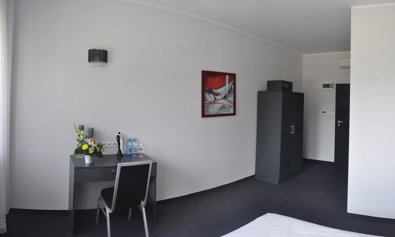 Świdnica Essenza Party Center B&B 외부 사진